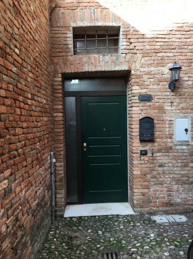 Vicolo Duelli Apartment Ferrara Luaran gambar