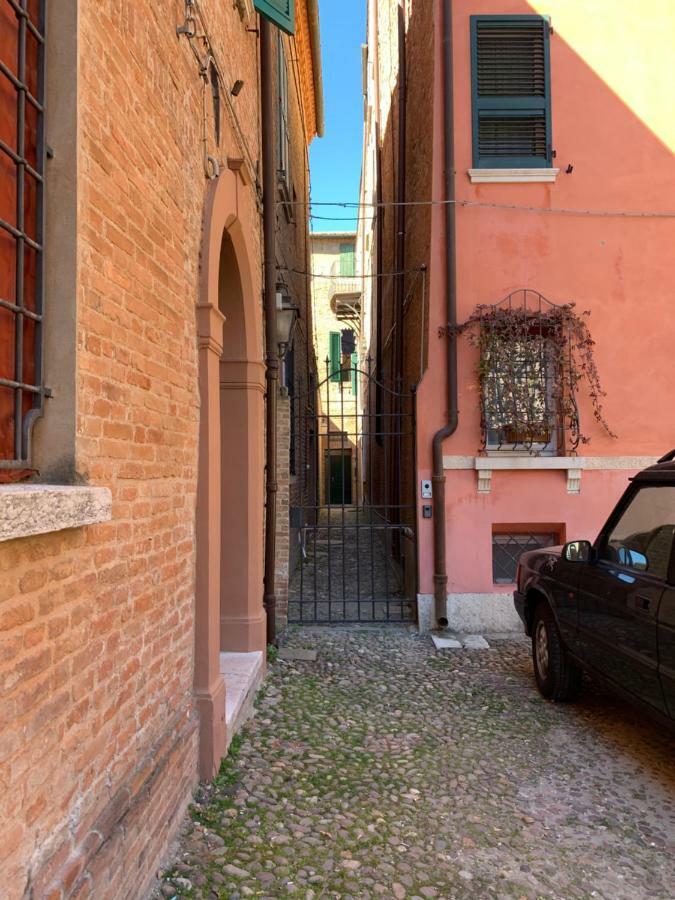 Vicolo Duelli Apartment Ferrara Luaran gambar